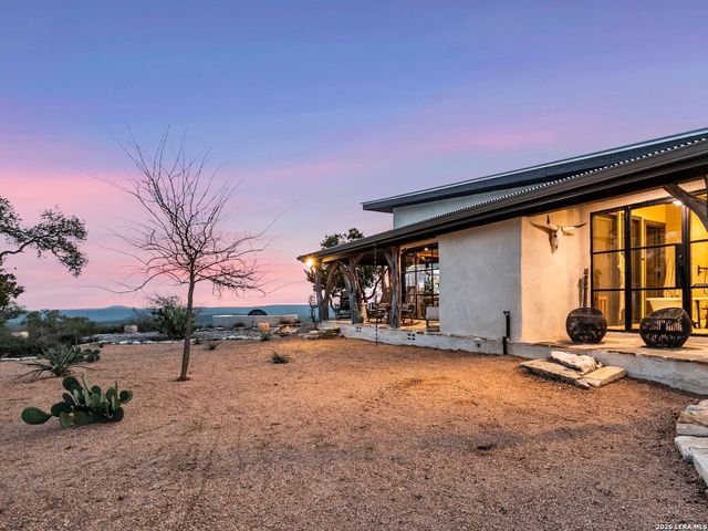 1191 Saddleback Ridge, Bandera, TX 78003