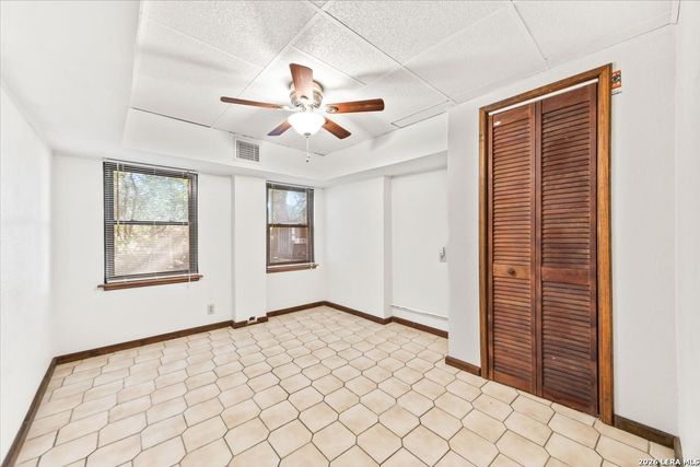 781 Lookout Dr, Lakehills, TX 78063