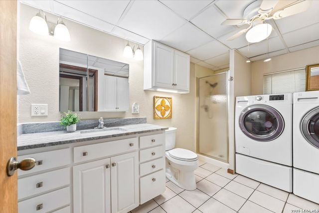 781 Lookout Dr, Lakehills, TX 78063