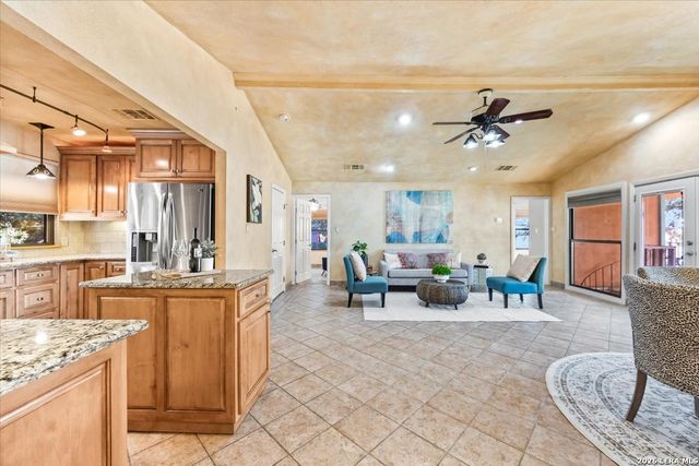 781 Lookout Dr, Lakehills, TX 78063