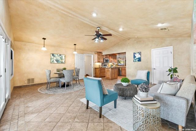781 Lookout Dr, Lakehills, TX 78063