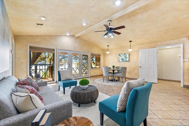 781 Lookout Dr, Lakehills, TX 78063