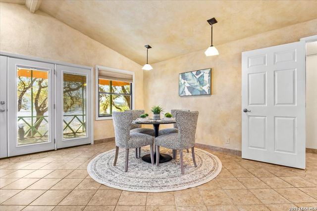 781 Lookout Dr, Lakehills, TX 78063