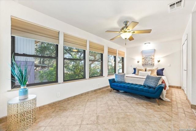 781 Lookout Dr, Lakehills, TX 78063