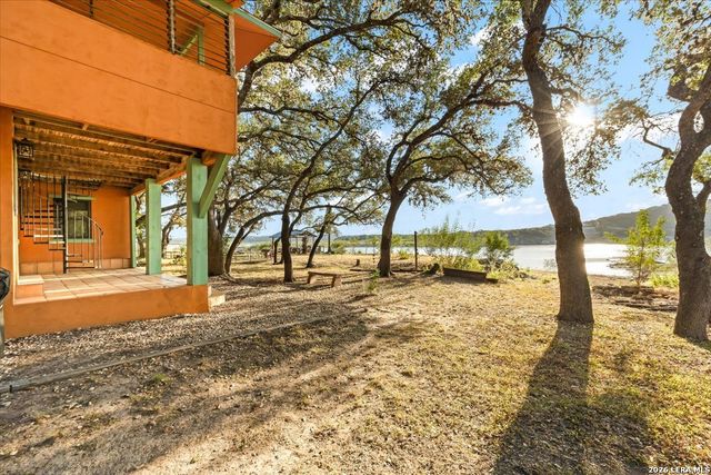 781 Lookout Dr, Lakehills, TX 78063