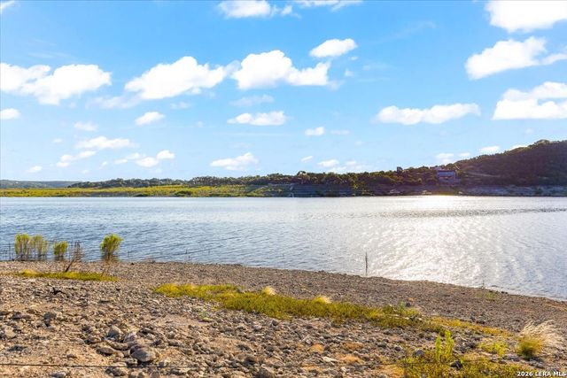781 Lookout Dr, Lakehills, TX 78063