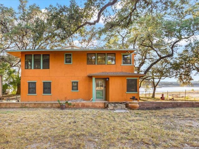 781 Lookout Dr, Lakehills, TX 78063