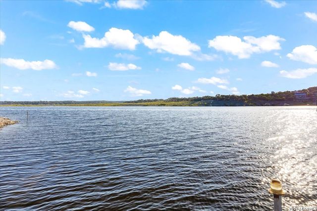 781 Lookout Dr, Lakehills, TX 78063