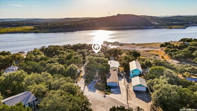 781 Lookout Dr, Lakehills, TX 78063