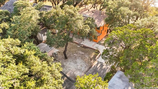 781 Lookout Dr, Lakehills, TX 78063