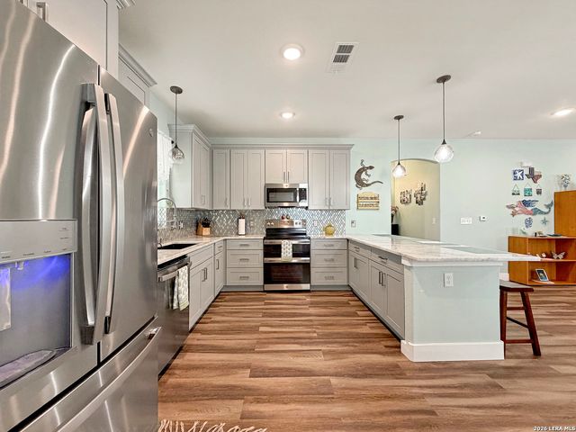 2872 Lakeview, Canyon Lake, TX 78133