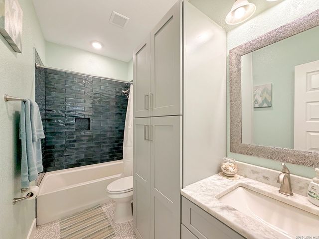 2872 Lakeview, Canyon Lake, TX 78133