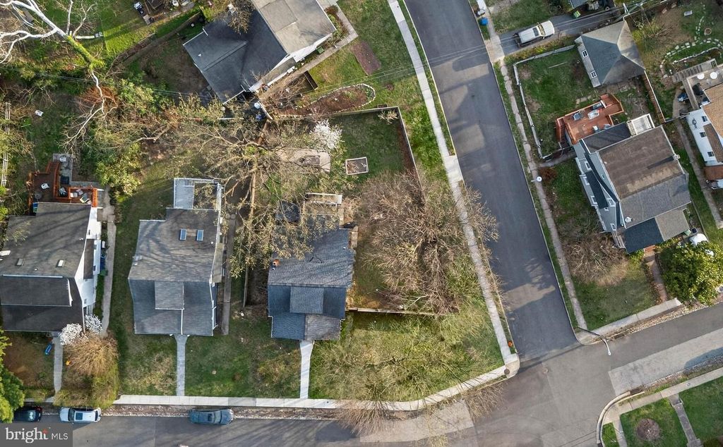 Image 14 of property listing at 303 E MELROSE AVE, Baltimore, MD 21212