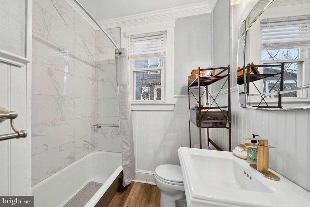 Image 16 of property listing at 303 E MELROSE AVE, Baltimore, MD 21212