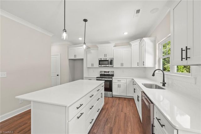 1920 Wild Rosewood Way, Winston-salem, NC 27103