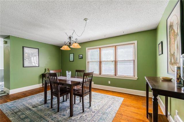 2906 NE Russell Road, Kansas City, MO 64117