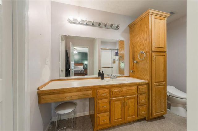 2906 NE Russell Road, Kansas City, MO 64117