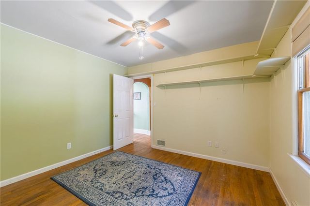 2906 NE Russell Road, Kansas City, MO 64117