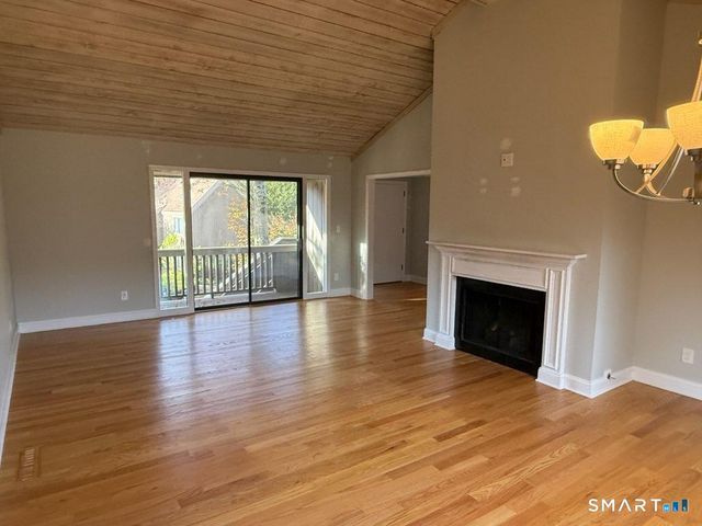 86 South Trail A, Stratford, CT 06614