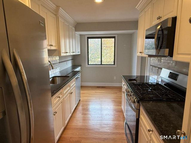 86 South Trail A, Stratford, CT 06614