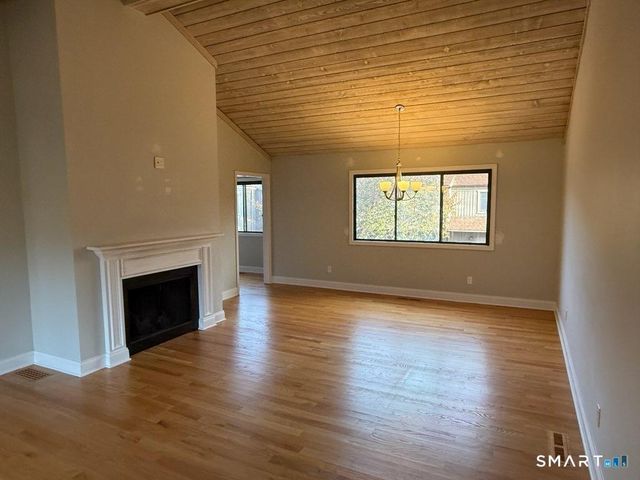 86 South Trail A, Stratford, CT 06614