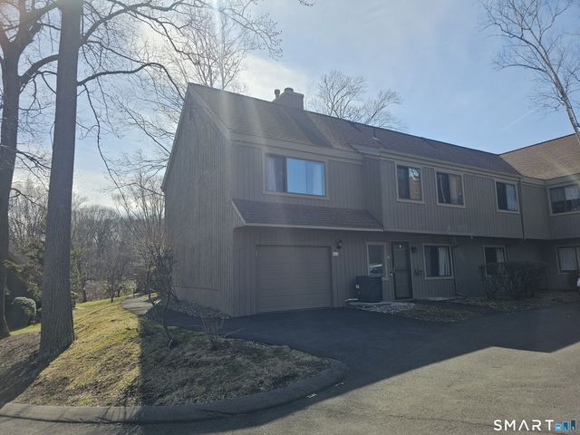86 South Trail A, Stratford, CT 06614