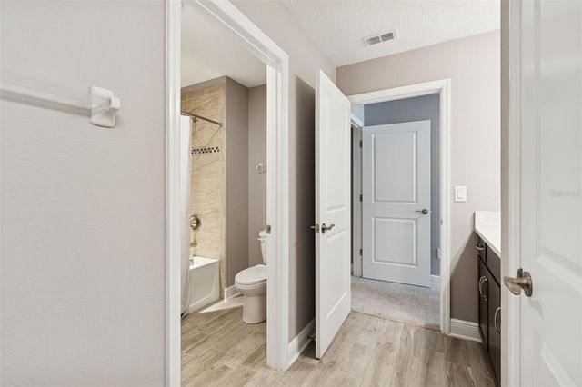 19328 EAGLE CREEK LANE, Tampa, FL 33647