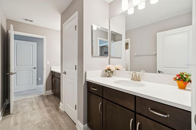 19328 EAGLE CREEK LANE, Tampa, FL 33647