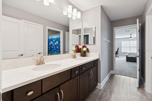 19328 EAGLE CREEK LANE, Tampa, FL 33647