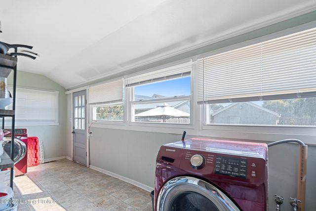 4905 S 5th St, Louisville, KY 40214