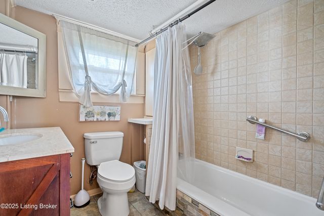 4905 S 5th St, Louisville, KY 40214