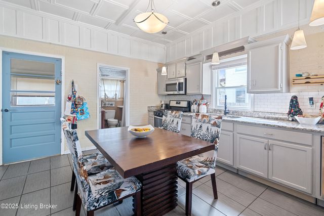 4905 S 5th St, Louisville, KY 40214