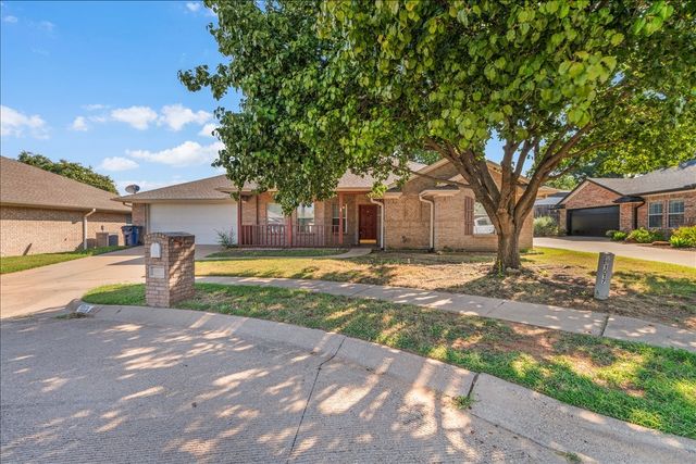 1013 Teresa Court, Granbury, TX 76048