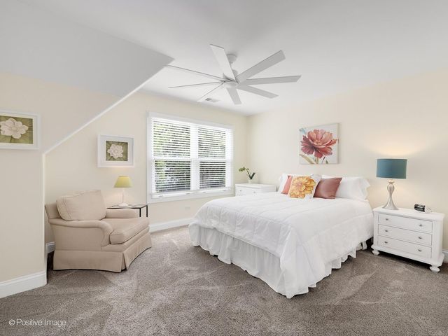 325 Ruby Street, Clarendon Hills, IL 60514