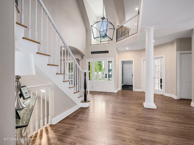 325 Ruby Street, Clarendon Hills, IL 60514