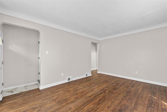 18484 Warwick Street, Detroit, MI 48219