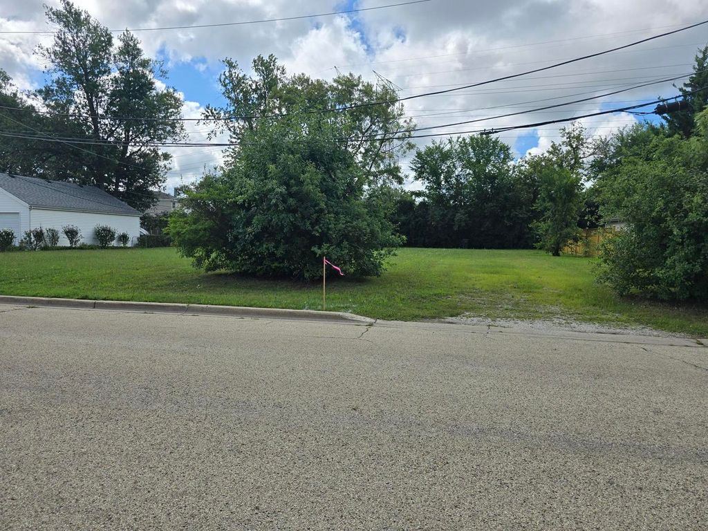 7207 Church Street, Morton Grove, IL 60053