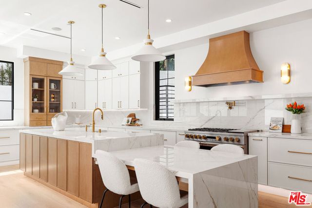 2565 Patricia Avenue, Los Angeles, CA 90064