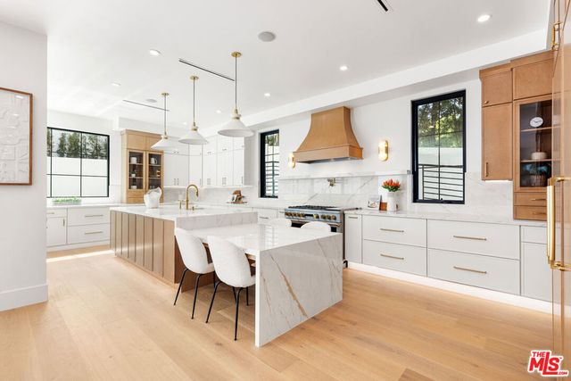 2565 Patricia Avenue, Los Angeles, CA 90064