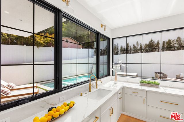 2565 Patricia Avenue, Los Angeles, CA 90064