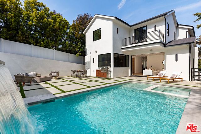 2565 Patricia Avenue, Los Angeles, CA 90064