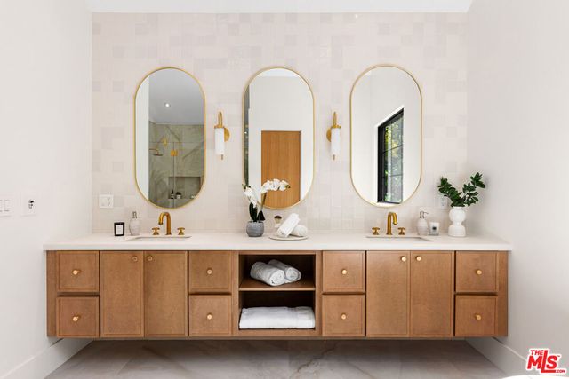 2565 Patricia Avenue, Los Angeles, CA 90064