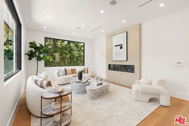 2565 Patricia Avenue, Los Angeles, CA 90064