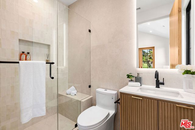 2565 Patricia Avenue, Los Angeles, CA 90064