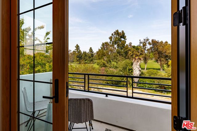 2565 Patricia Avenue, Los Angeles, CA 90064