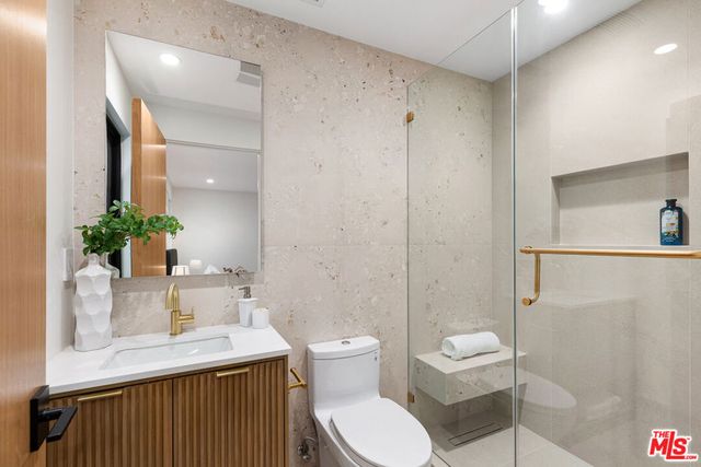 2565 Patricia Avenue, Los Angeles, CA 90064