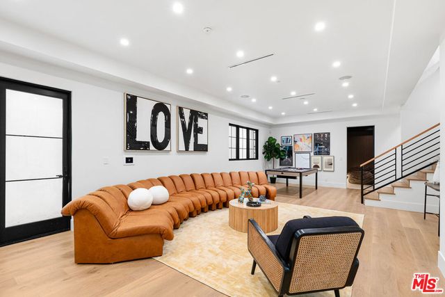 2565 Patricia Avenue, Los Angeles, CA 90064