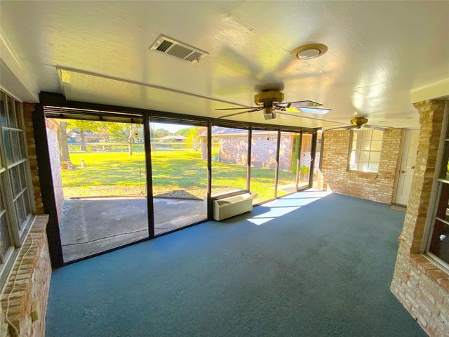 15102 Lakeview Dr, Jersey Village, TX 77040