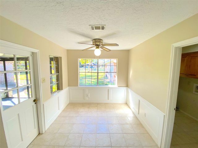 15102 Lakeview Dr, Jersey Village, TX 77040