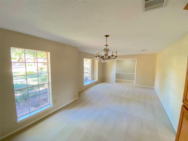 15102 Lakeview Dr, Jersey Village, TX 77040